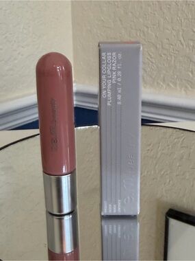 R.E.M. Beauty On Your Collar Plumping Lip Gloss Pink Razor